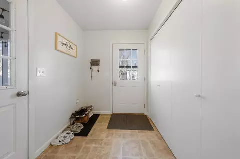 Entry Way - 401 Grace St, Saint Peter, MN 56082 photo 1 of 2