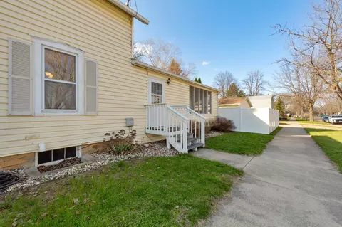 Exterior - 401 Grace St, Saint Peter, MN 56082 photo 3 of 8
