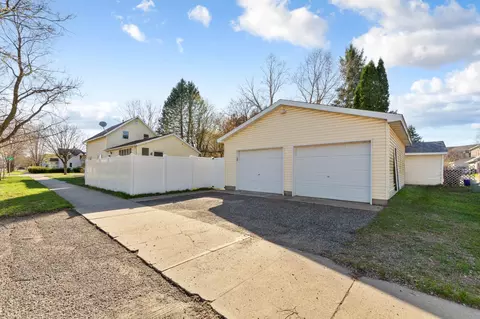 Exterior - 401 Grace St, Saint Peter, MN 56082 photo 4 of 8