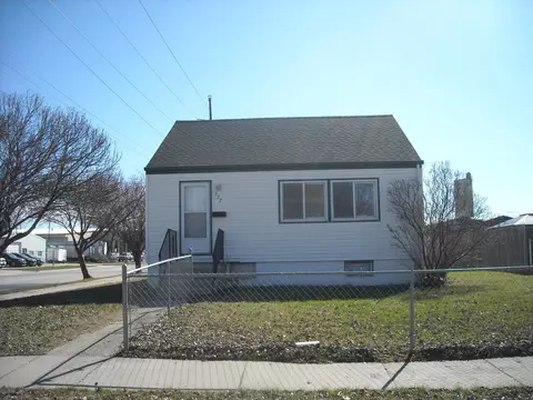 537 20th St N, Fargo, ND 58102
