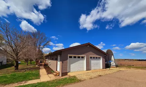 29081 132nd St, Waseca, MN 56093