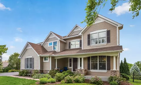 9020 Warren Ct, Victoria, MN 55386