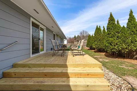 Exterior - 1201 Prairie Ave SW, Faribault, MN 55021 photo 1 of 11