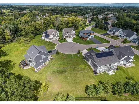 11732 Azure Cir, Inver Grove Heights, MN 55077