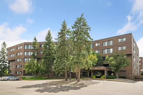 2265 Youngman Ave #310, Saint Paul, MN 55116