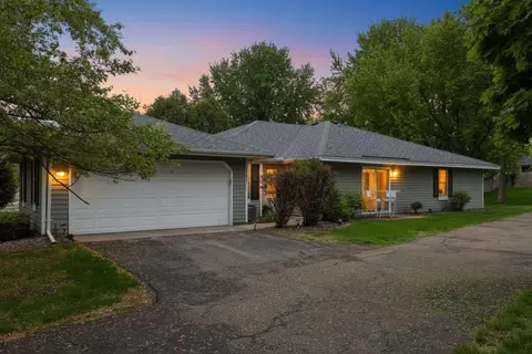 7775 Glenda Ct, Apple Valley, MN 55124