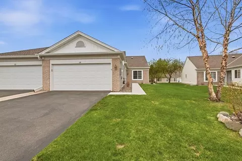 674 Lake View Dr, Woodbury, MN 55129