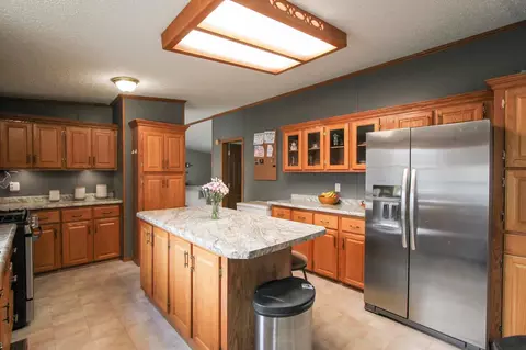 Kitchen - 7133 Fox Rd, Baxter, MN 56425 photo 2 of 4