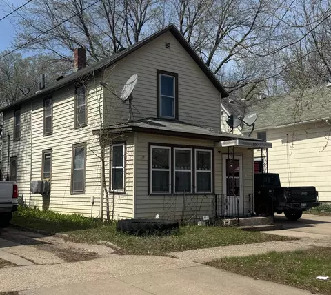 518 7th Ave NW, Faribault, MN 55021