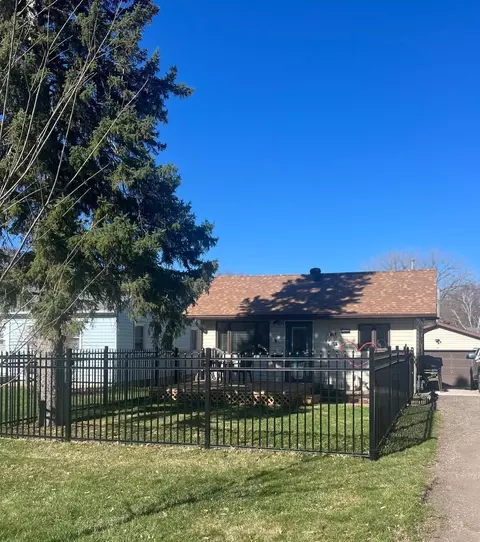 1017 N Lake St, Fergus Falls, MN 56537