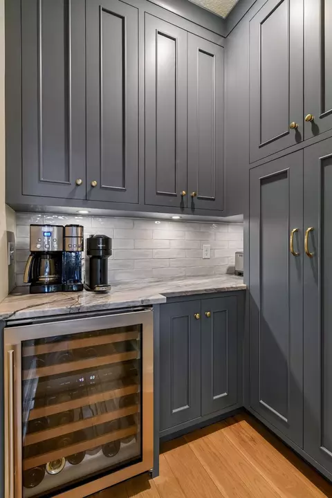 Kitchen - 854 Beach Rd, Waconia, MN 55387 photo 8 of 9
