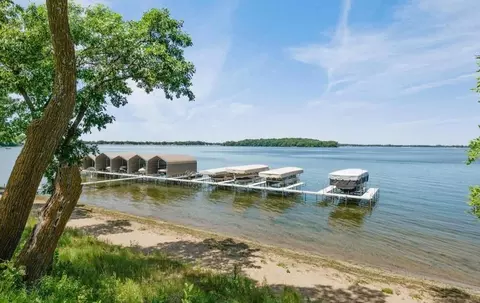 View/Area - 854 Beach Rd, Waconia, MN 55387 photo 5 of 7