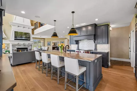 Kitchen - 854 Beach Rd, Waconia, MN 55387 photo 4 of 9