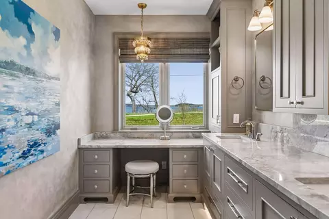 Bath - 854 Beach Rd, Waconia, MN 55387 photo 4 of 8