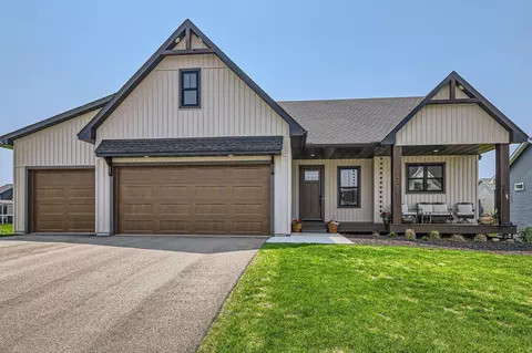 19795 Henning Ave, Lakeville, MN 55044