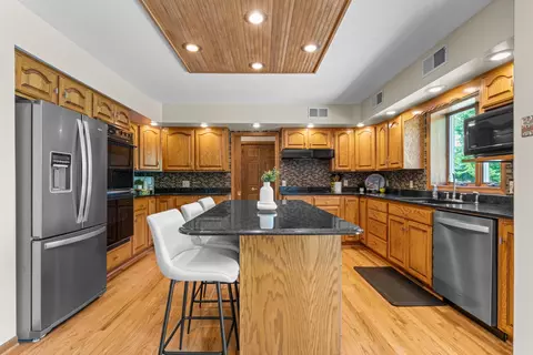 Kitchen - 4141 90th St NW, Oronoco, MN 55960 photo 2 of 6
