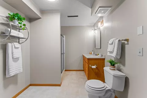 Bath - 4141 90th St NW, Oronoco, MN 55960 photo 6 of 7