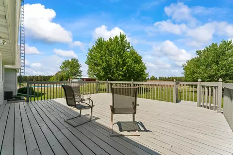 Exterior - 4141 90th St NW, Oronoco, MN 55960 photo 4 of 14