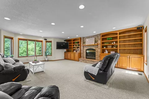 Living - 4141 90th St NW, Oronoco, MN 55960 photo 3 of 5