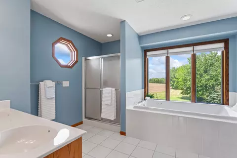 Bath - 4141 90th St NW, Oronoco, MN 55960 photo 2 of 7