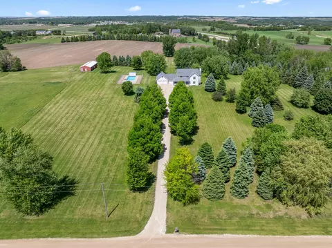 4141 90th St NW, Oronoco, MN 55960