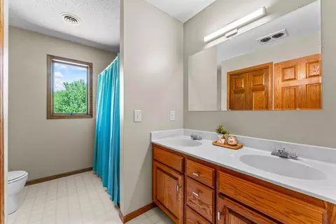 Bath - 4141 90th St NW, Oronoco, MN 55960 photo 5 of 7