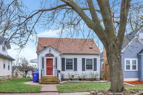 736 Cottage Ave E, Saint Paul, MN 55106