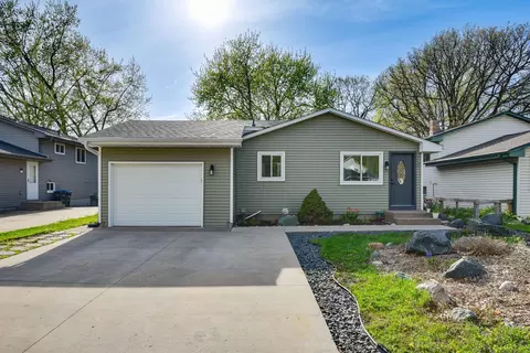 2075 N Ivy St, North Saint Paul, MN 55109