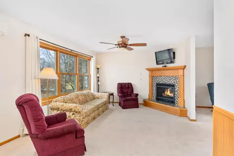 Living - 4025 Stebner Rd, Hermantown, MN 55811 photo 1 of 6