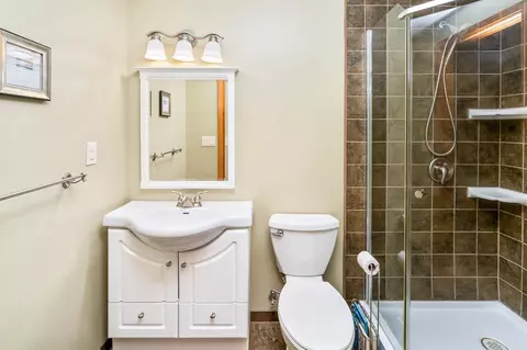 Bath - 4025 Stebner Rd, Hermantown, MN 55811 photo 4 of 4