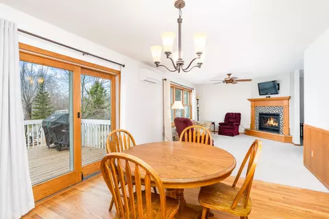 Dining - 4025 Stebner Rd, Hermantown, MN 55811 photo 2 of 2