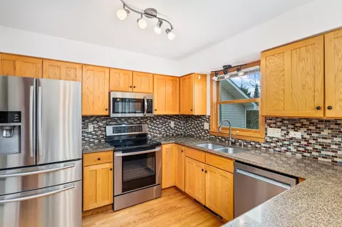 Kitchen - 4025 Stebner Rd, Hermantown, MN 55811 photo 2 of 4