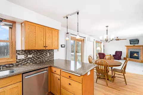 Kitchen - 4025 Stebner Rd, Hermantown, MN 55811 photo 3 of 4