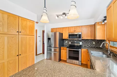 Kitchen - 4025 Stebner Rd, Hermantown, MN 55811 photo 4 of 4