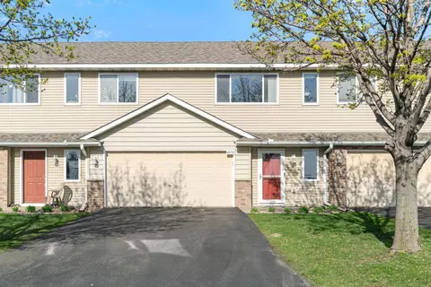 4052 Blakewood Dr, Shakopee, MN 55379