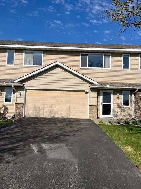 4052 Blakewood Dr, Shakopee, MN 55379