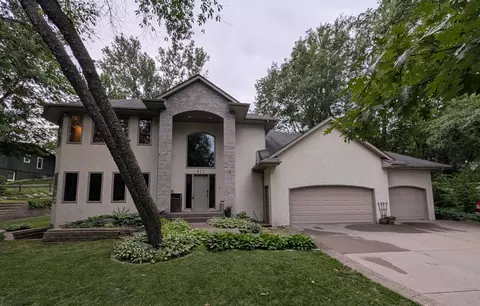 419 Brandywine Dr, Burnsville, MN 55337