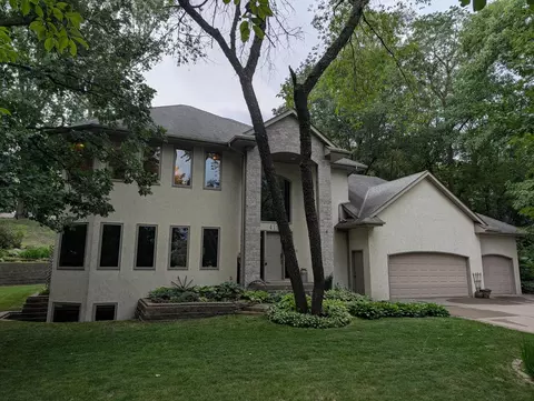 419 Brandywine Dr, Burnsville, MN 55337