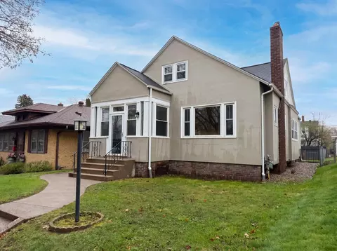 1144 Hawthorne Ave E, Saint Paul, MN 55106
