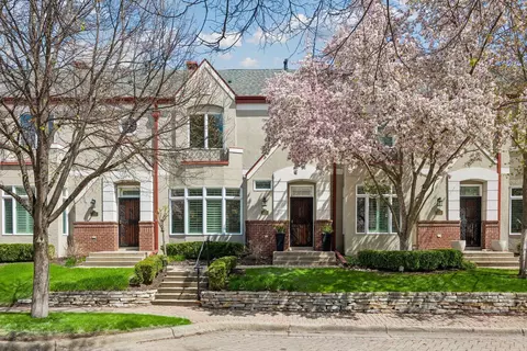 513 Coventry Ln, Edina, MN 55435