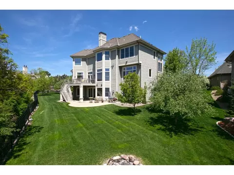 10689 Sonoma Rdg, Eden Prairie, MN 55347