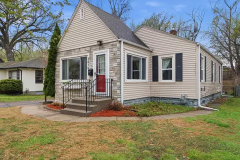 3619 Halifax Ave N, Robbinsdale, MN 55422