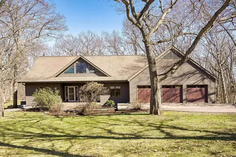 9633 Pawnee Ave, Stillwater, MN 55082