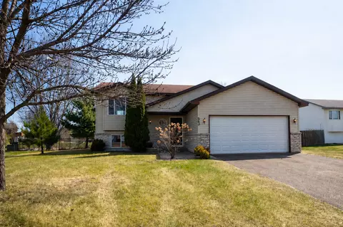 603 Horseshoe Ln, Braham, MN 55006