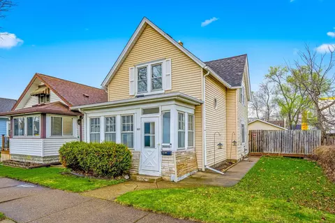 857 Rose Ave E, Saint Paul, MN 55106