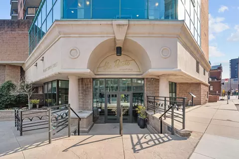 78 10th St E #406, Saint Paul, MN 55101