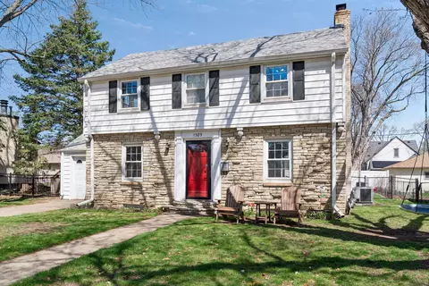 1389 Hoyt Ave W, Falcon Heights, MN 55108