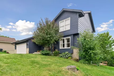 20955 Jamestown Ave, Lakeville, MN 55044