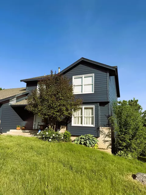 20955 Jamestown Ave, Lakeville, MN 55044