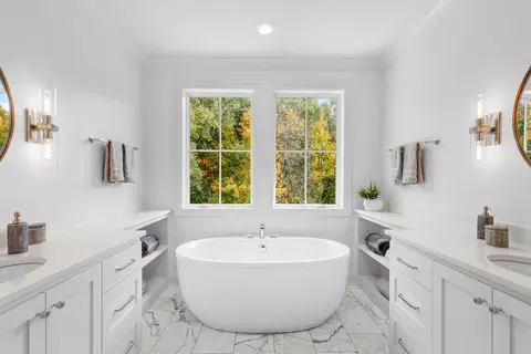 Bath - 6505 Hawks Pointe Ln, Excelsior, MN 55331 photo 1 of 6